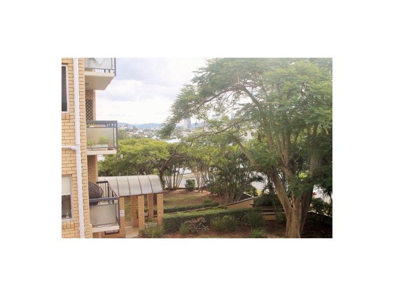 6.7 LOMOND TERRACE, East Brisbane QLD 4169