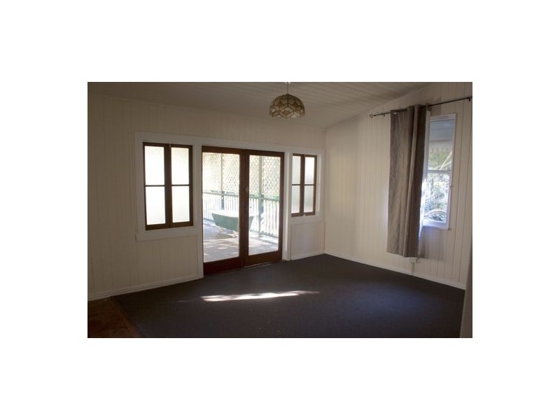 15 Witton Road, Indooroopilly QLD 4068