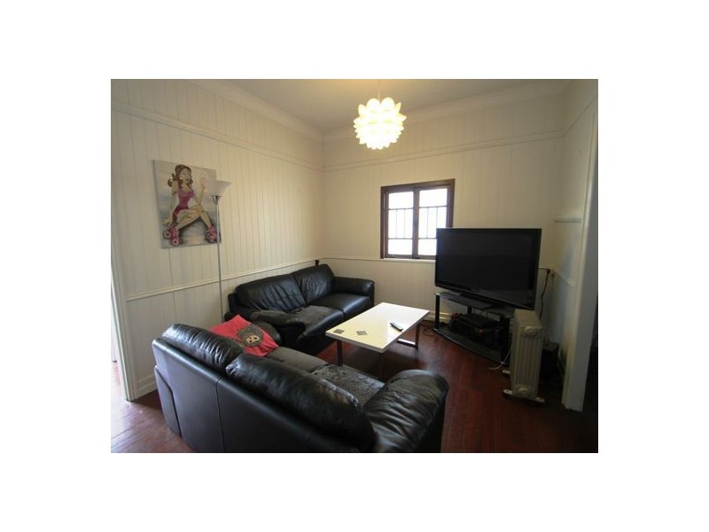 54 CLARENDON STREET, East Brisbane QLD 4169