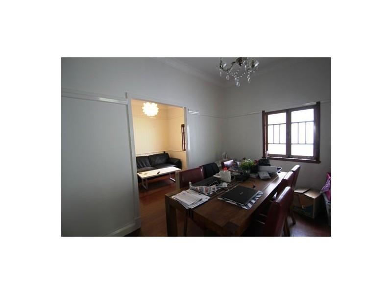 54 CLARENDON STREET, East Brisbane QLD 4169