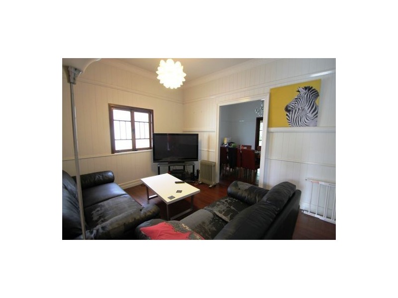 54 CLARENDON STREET, East Brisbane QLD 4169