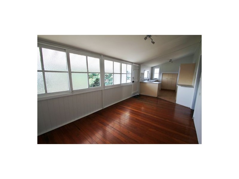 9 PORTLAND STREET, Annerley QLD 4103