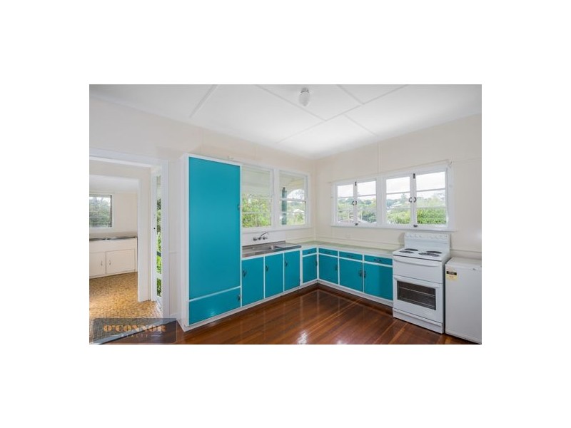 108 Esher Street, Holland Park West QLD 4121