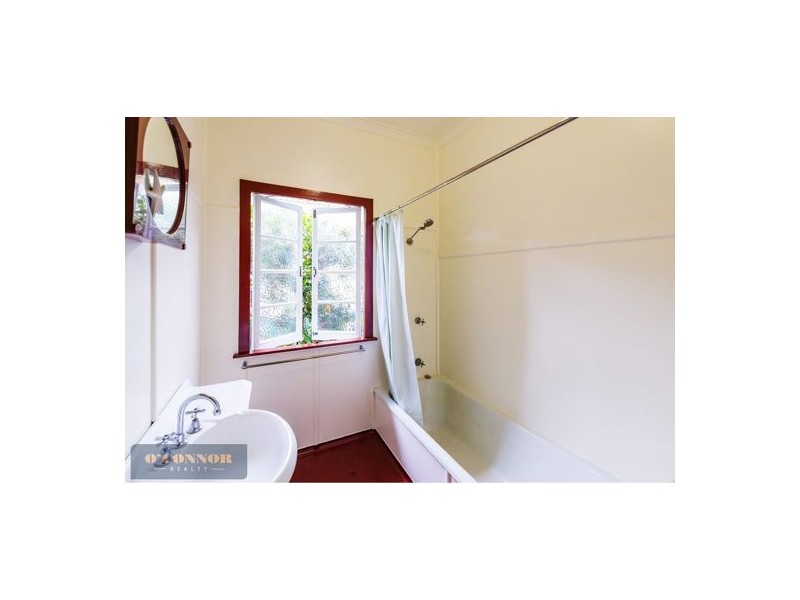 108 Esher Street, Holland Park West QLD 4121