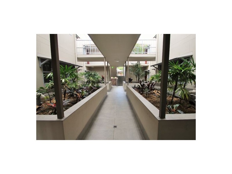 9.18 BARTON STREET, Hawthorne QLD 4171