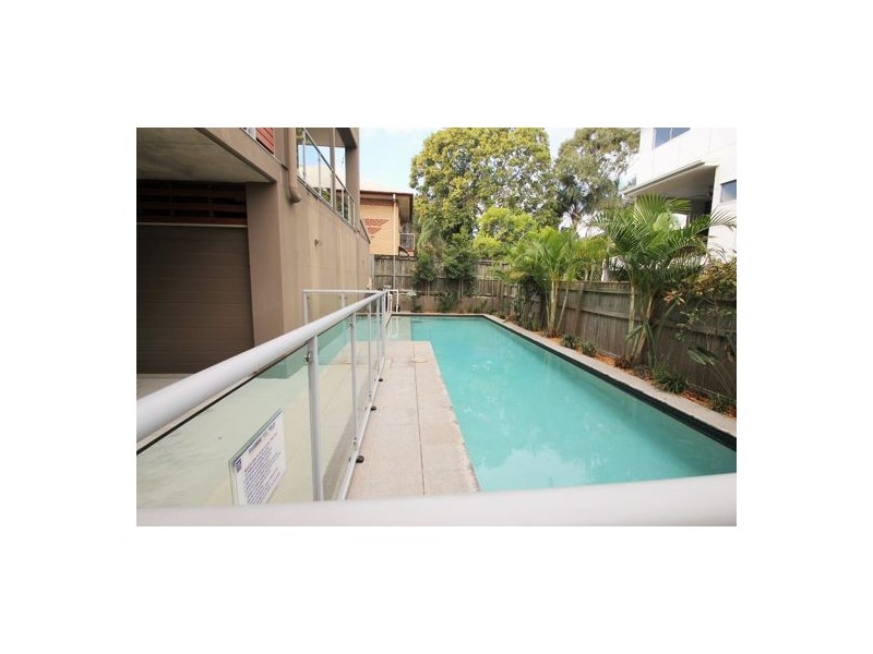 9.18 BARTON STREET, Hawthorne QLD 4171