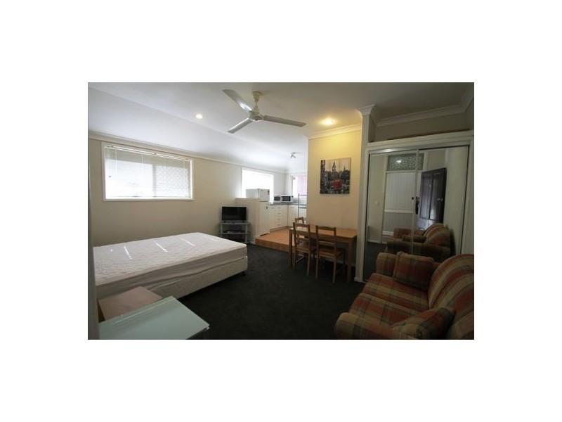 8/5 BRUNSWICK STREET, Spring Hill QLD 4000