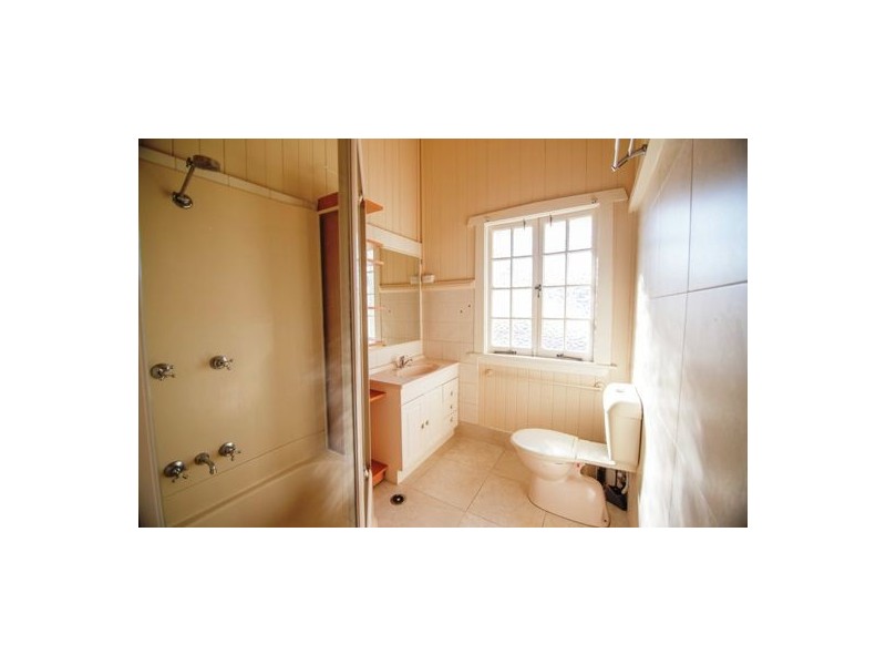 378 Cavendish Road, Coorparoo QLD 4151