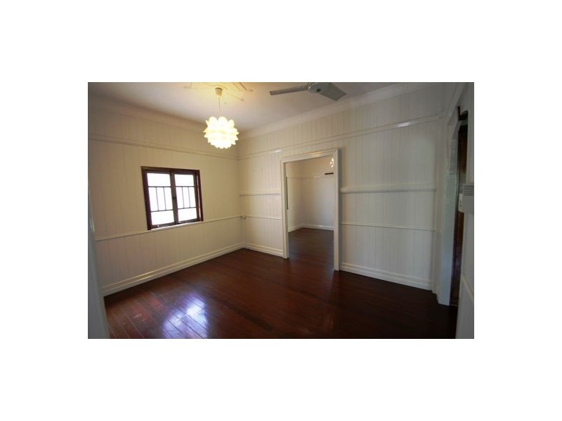 54 CLARENDON STREET, East Brisbane QLD 4169