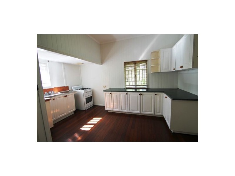 54 CLARENDON STREET, East Brisbane QLD 4169