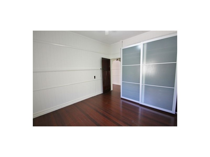 54 CLARENDON STREET, East Brisbane QLD 4169