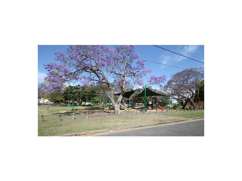 54 CLARENDON STREET, East Brisbane QLD 4169