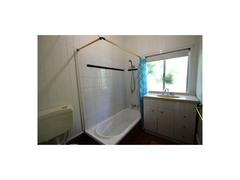 54 CLARENDON STREET, East Brisbane QLD 4169