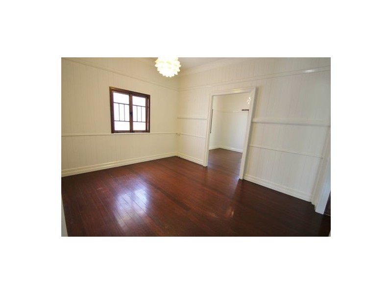 54 CLARENDON STREET, East Brisbane QLD 4169