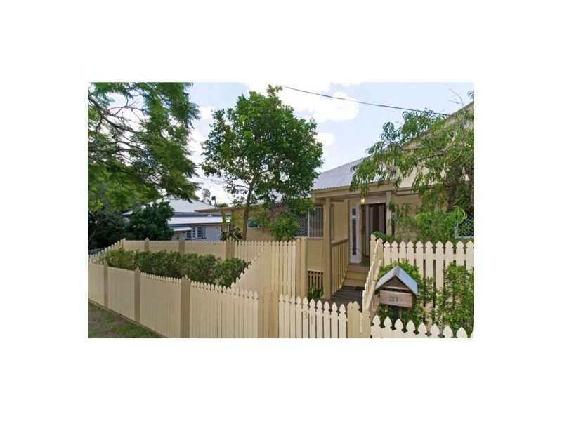 2.31 ADAMSON STREET, Wooloowin QLD 4030