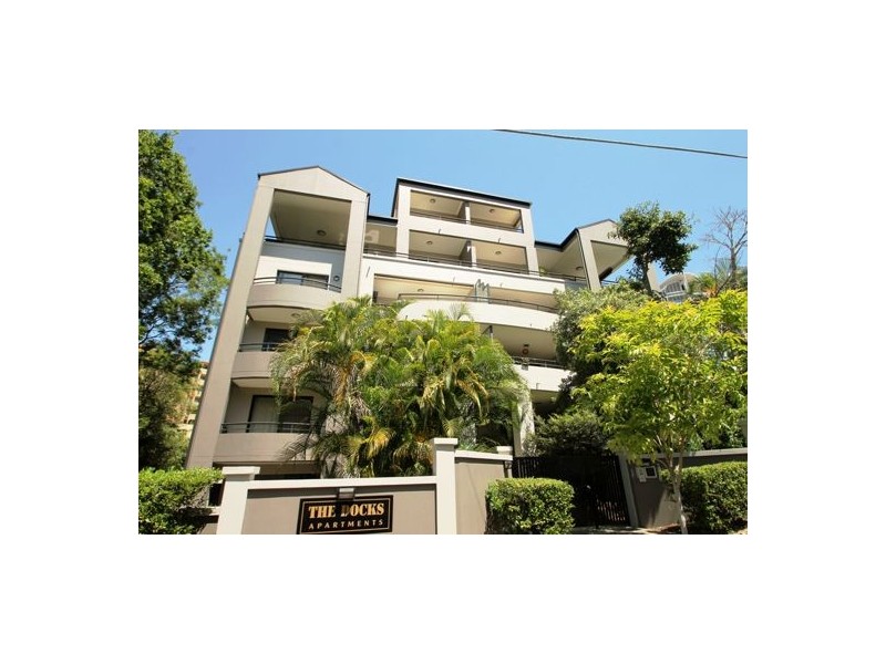 39 CAIRNS STREET, Kangaroo Point QLD 4169