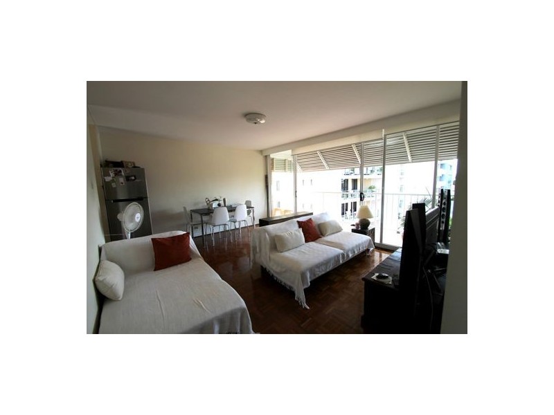 64 THORN STREET, Kangaroo Point QLD 4169