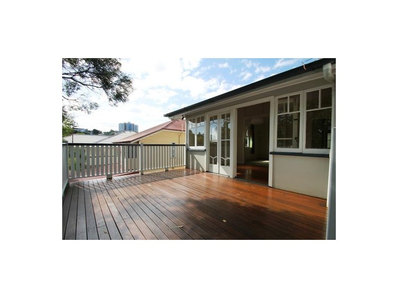 51 GLOUCESTER STREET, Highgate Hill QLD 4101