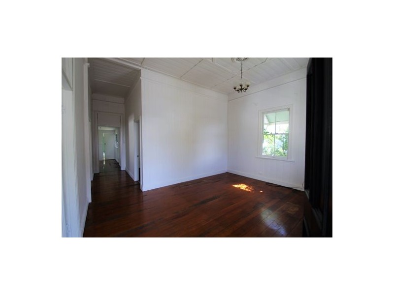 64 LOCKERBIE STREET, Kangaroo Point QLD 4169