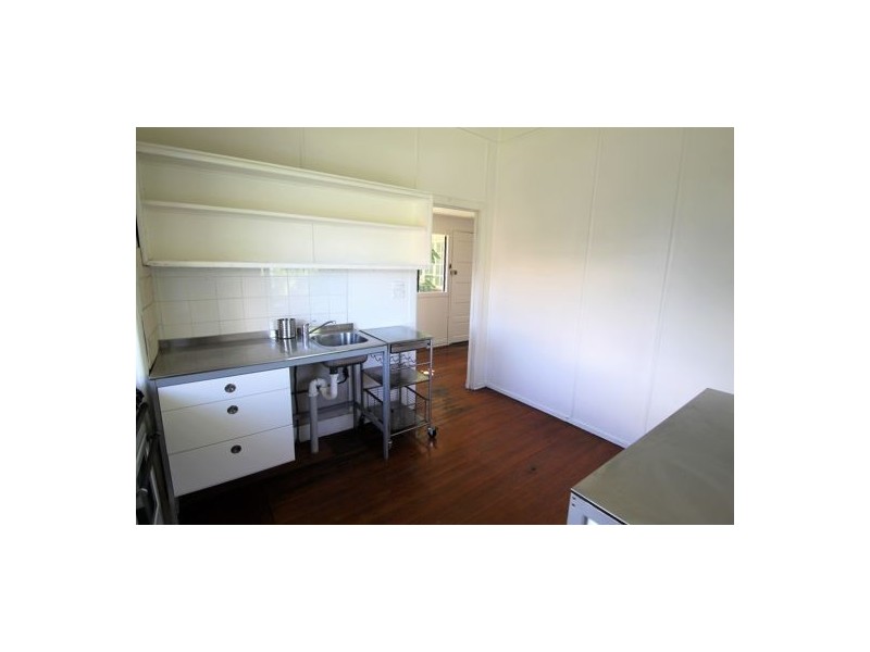 64 LOCKERBIE STREET, Kangaroo Point QLD 4169