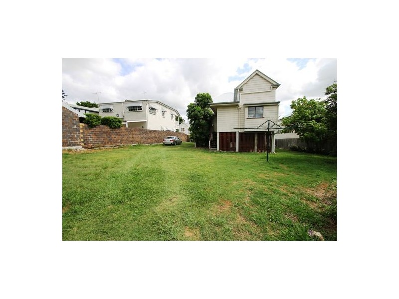 64 LOCKERBIE STREET, Kangaroo Point QLD 4169