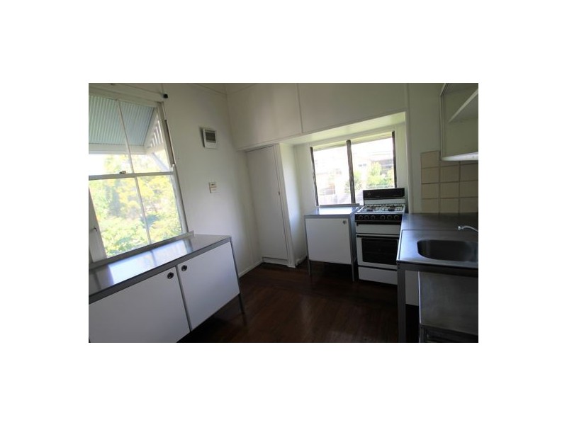 64 LOCKERBIE STREET, Kangaroo Point QLD 4169