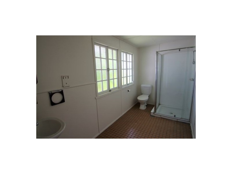 64 LOCKERBIE STREET, Kangaroo Point QLD 4169