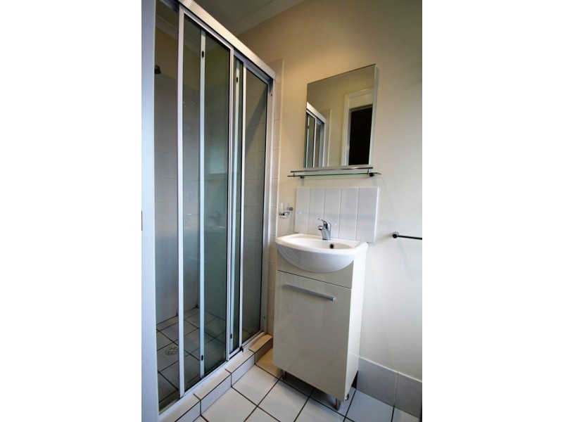 12/27 PRINCESS STREET, Kangaroo Point QLD 4169