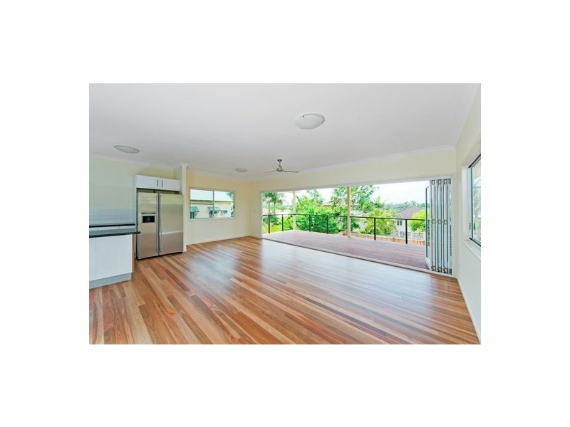 74 MACROSSAN AVE, Norman Park QLD 4170