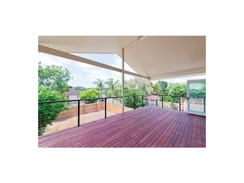 74 MACROSSAN AVE, Norman Park QLD 4170