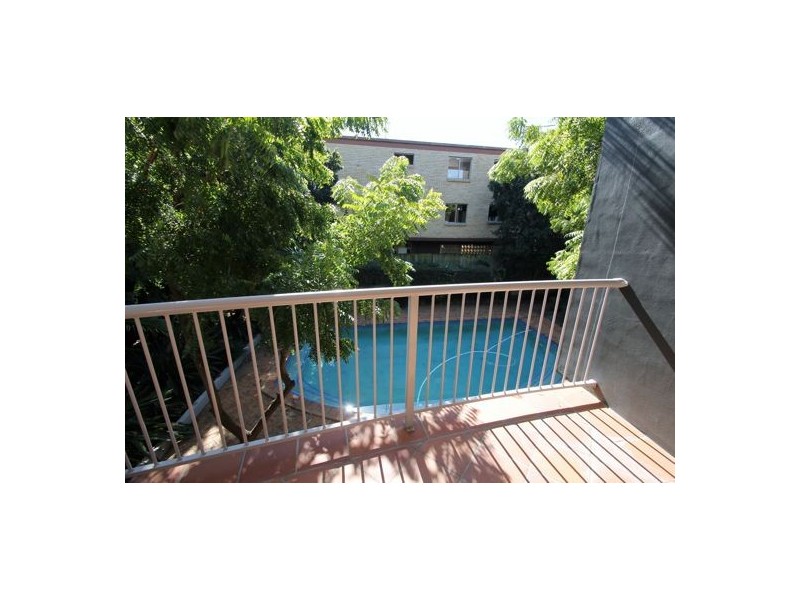 3/106 LINTON STREET, Kangaroo Point QLD 4169