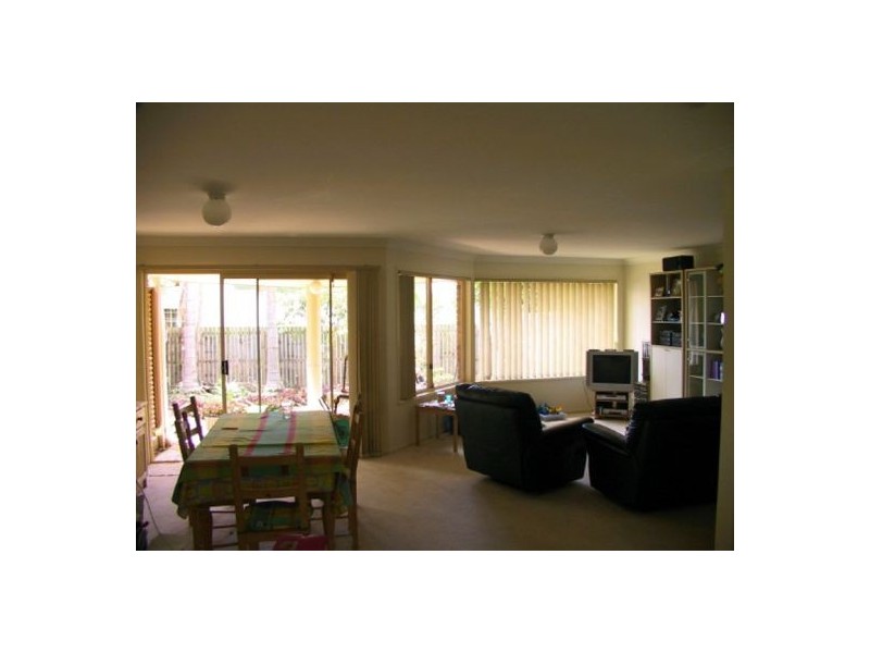 3/35 DICKENS STREET, Norman Park QLD 4170