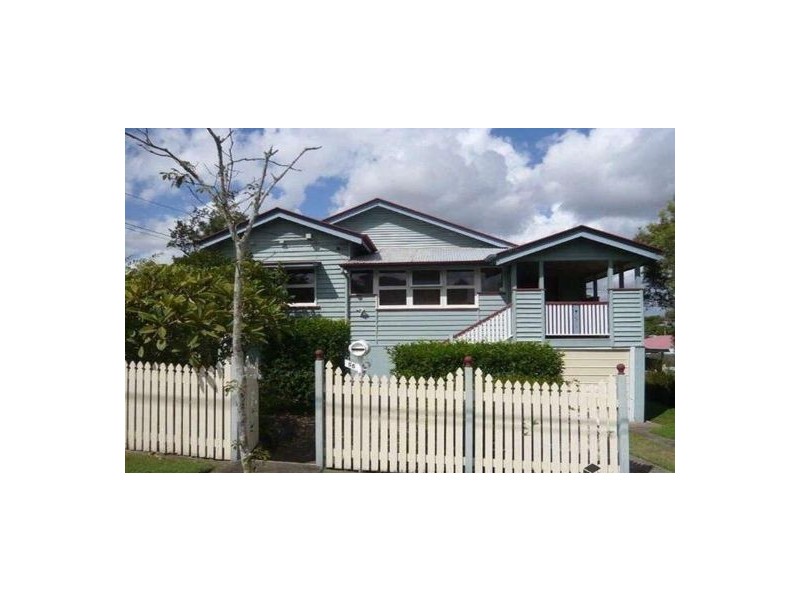55 Real Avenue, Norman Park QLD 4170