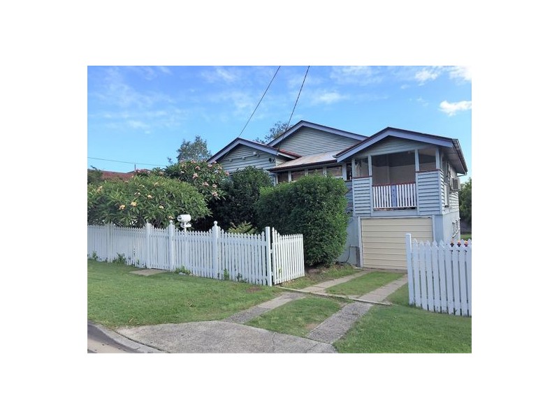 55 Real Avenue, Norman Park QLD 4170