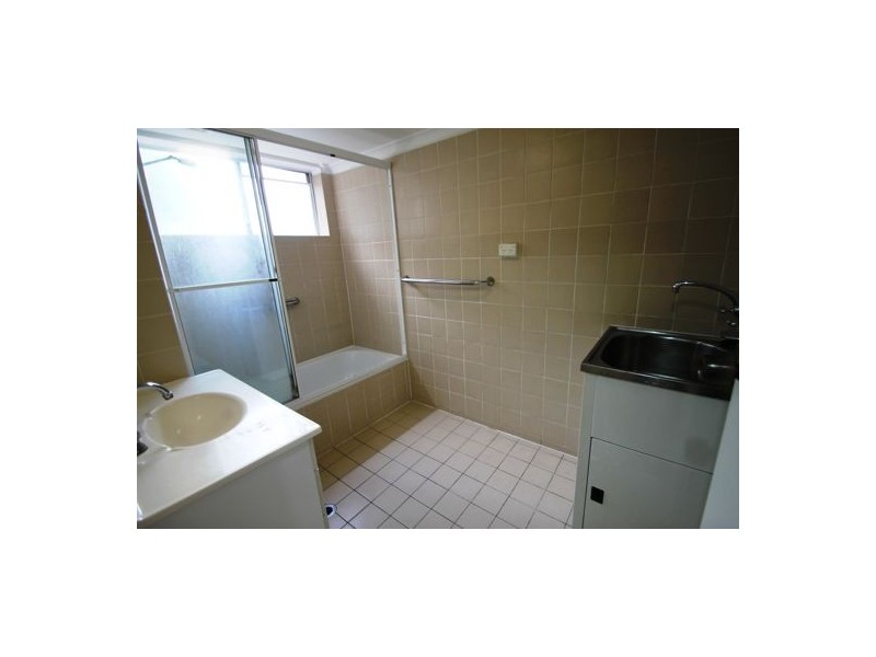 2.34 BARON STREET, Greenslopes QLD 4120