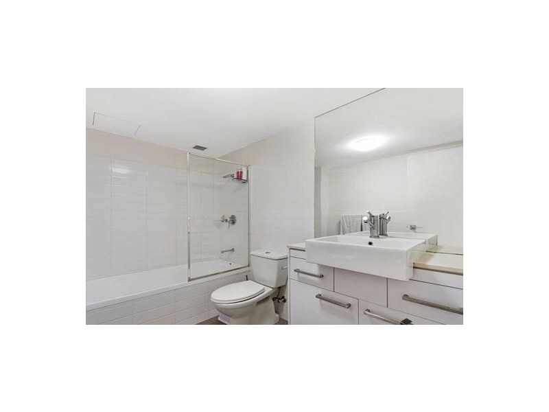 411.803 STANLEY STREET, Woolloongabba QLD 4102