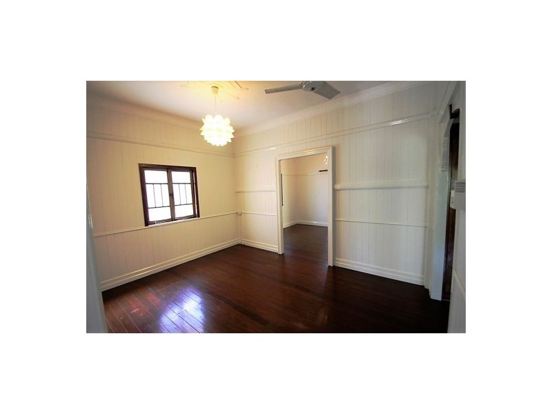 54 CLARENDON STREET, East Brisbane QLD 4169