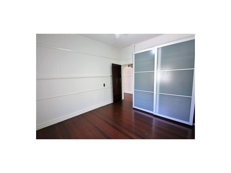 54 CLARENDON STREET, East Brisbane QLD 4169