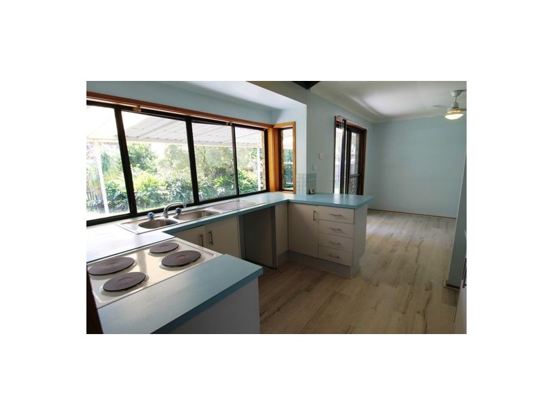 412 WINSTANLEY STREET, Carindale QLD 4152