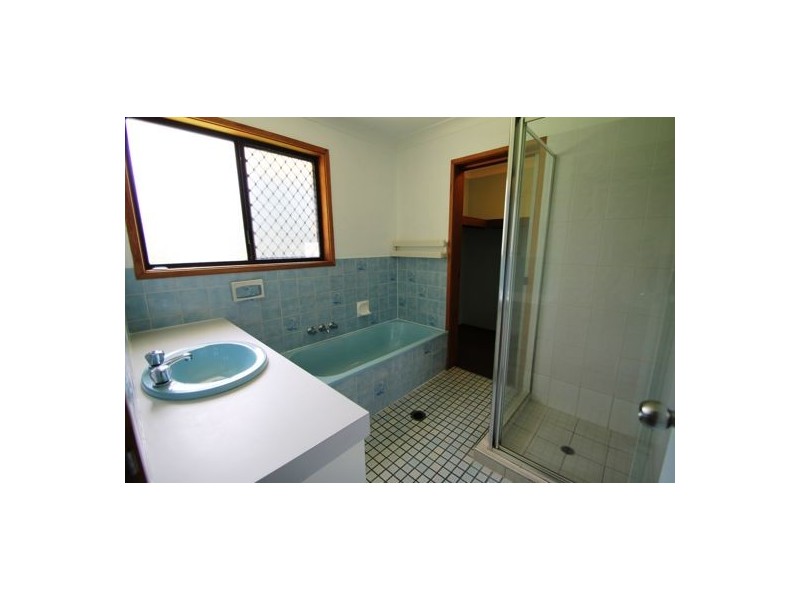 412 WINSTANLEY STREET, Carindale QLD 4152