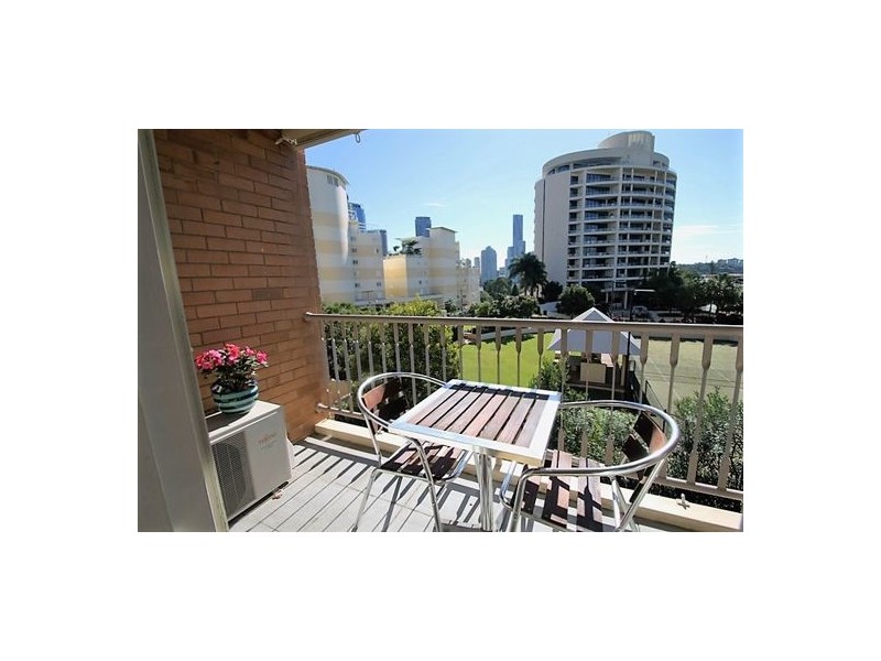 208/355 MAIN STREET, Kangaroo Point QLD 4169