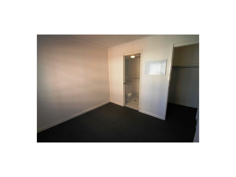 8.56 THORN STREET, Kangaroo Point QLD 4169