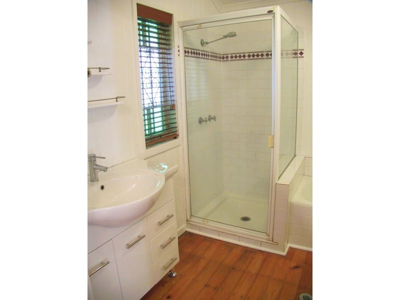 2 DIDSBURY STREET, East Brisbane QLD 4169