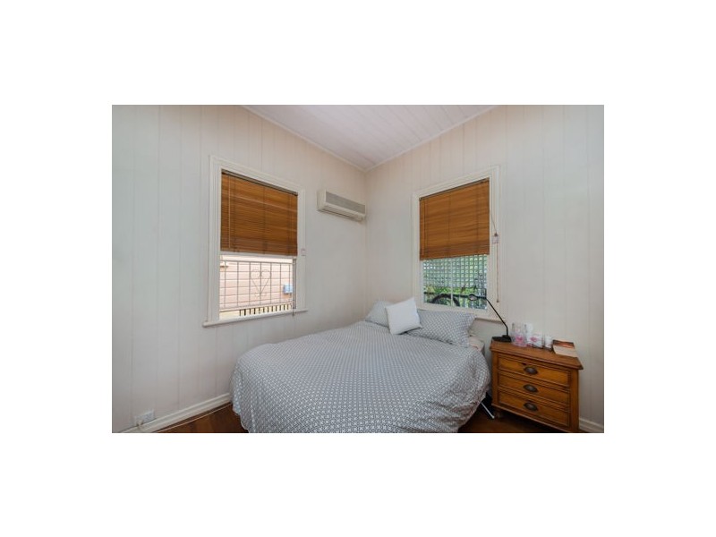 8 PHIPPS STREET, East Brisbane QLD 4169