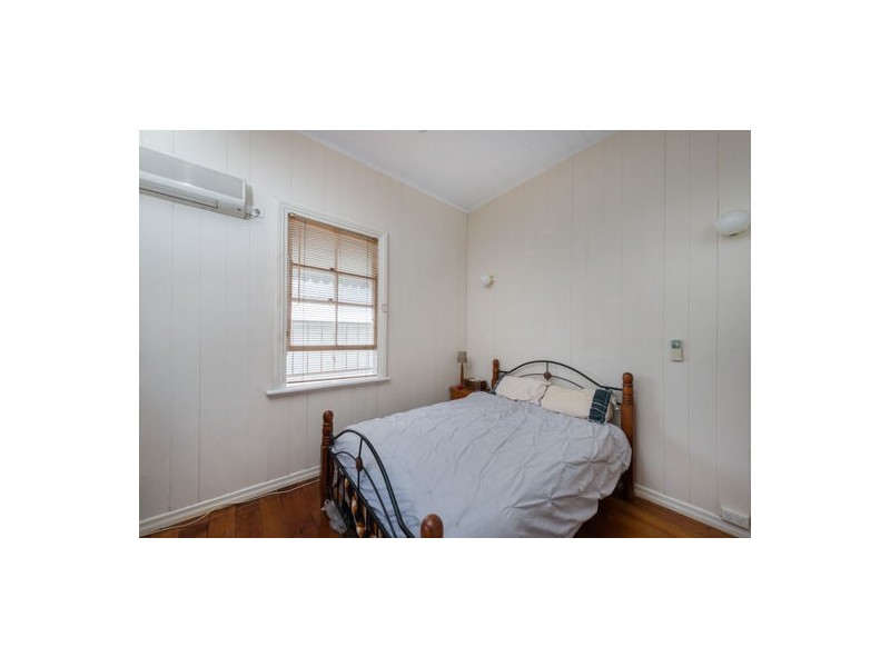 8 PHIPPS STREET, East Brisbane QLD 4169