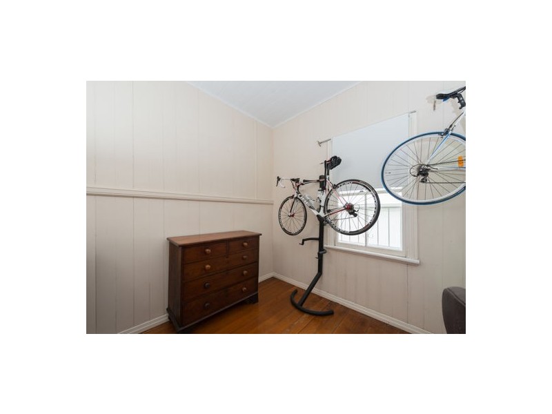 8 PHIPPS STREET, East Brisbane QLD 4169