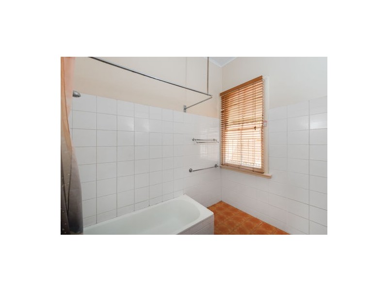 8 PHIPPS STREET, East Brisbane QLD 4169