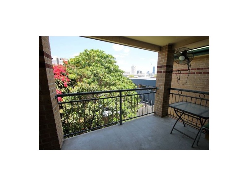 16.25 LISBURN STREET, East Brisbane QLD 4169