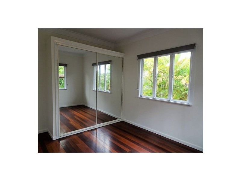 46 RAILWAY PARADE, Norman Park QLD 4170