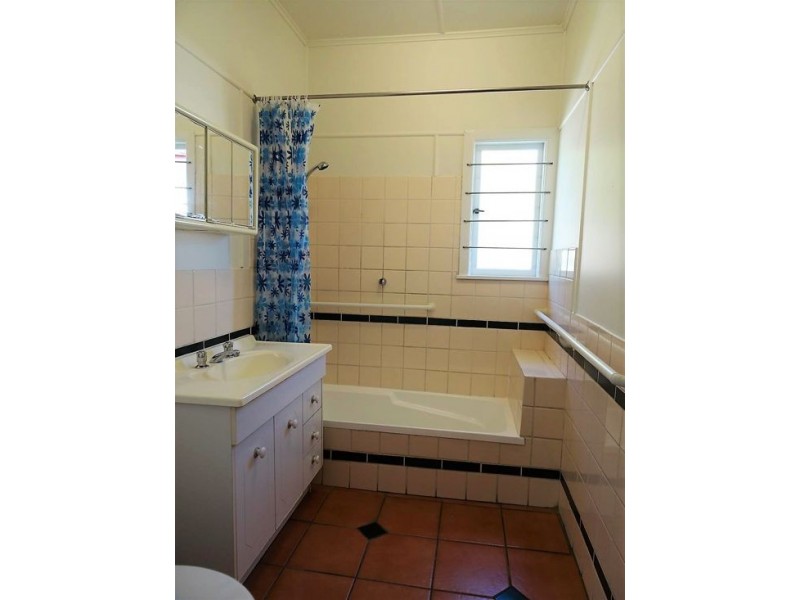 46 RAILWAY PARADE, Norman Park QLD 4170